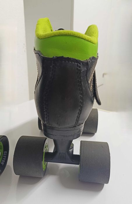 Patins Clyton 37!