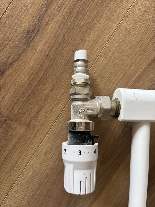 Kaloryfer nowy biały