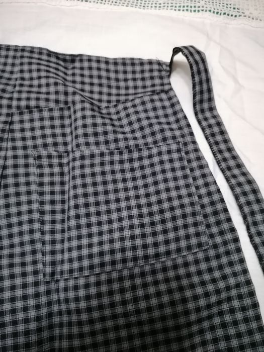 Aventais tons preto e cinza