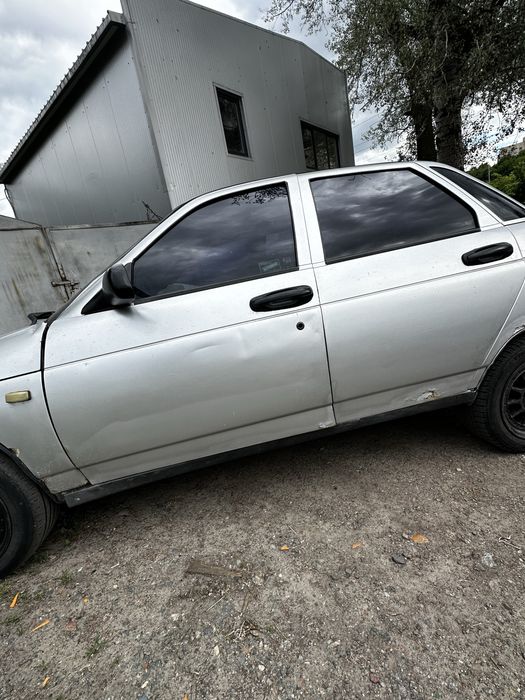 Продам автомобіль ваз 2110