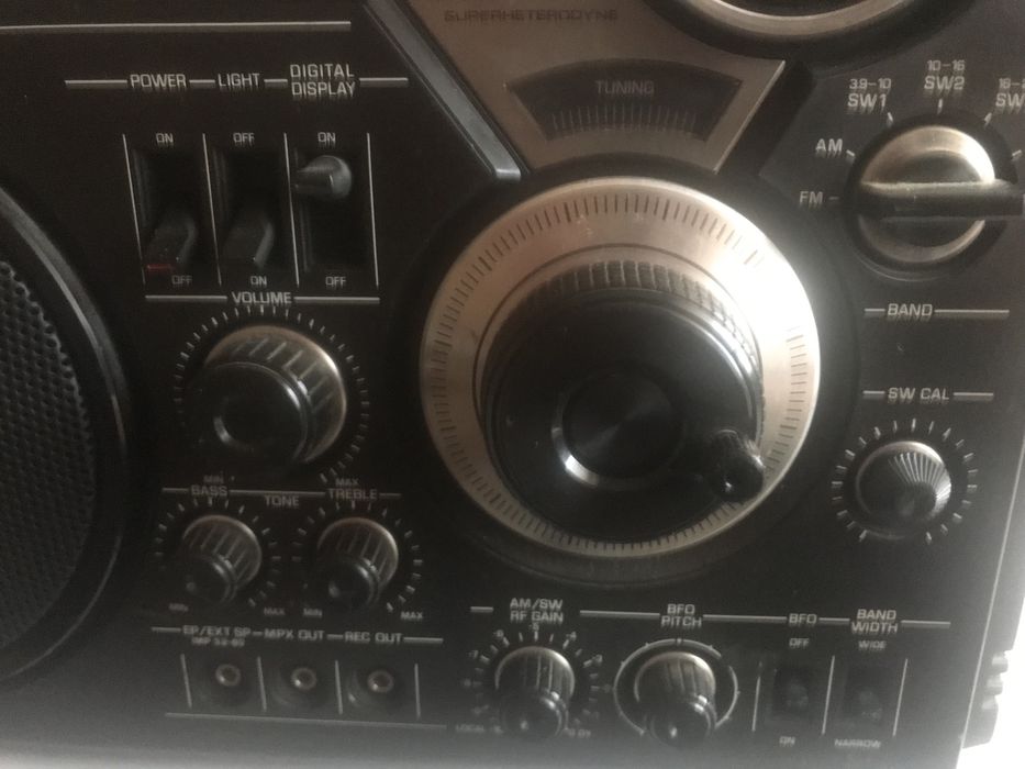 Продам винтажный крутой радиоприемник Panasonic RF-2600