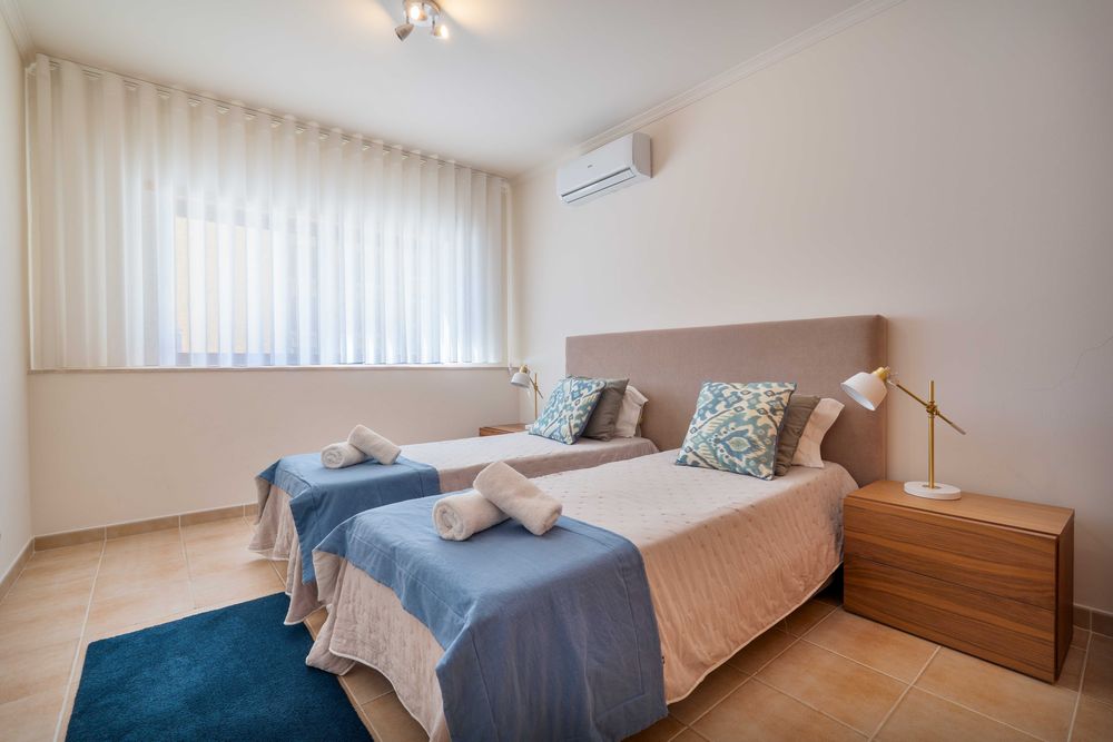 Apartamento T2 perto da Praia com Garagem e Piscina