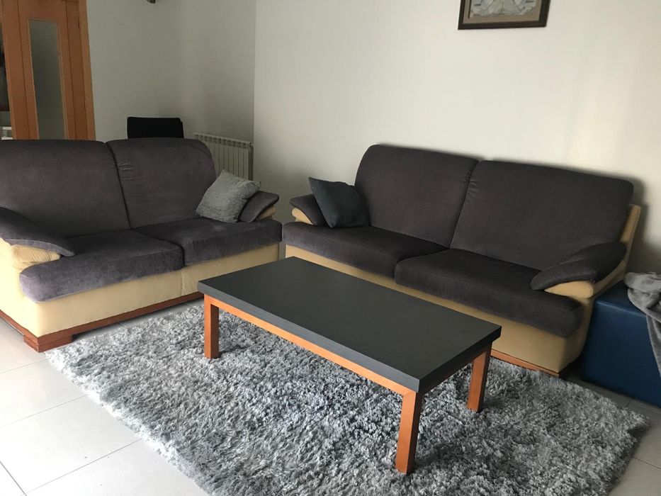 Sofás e Mesa de sala