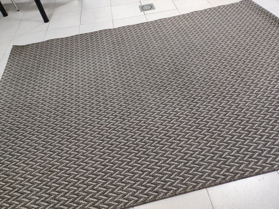 Carpete  castanho e bege