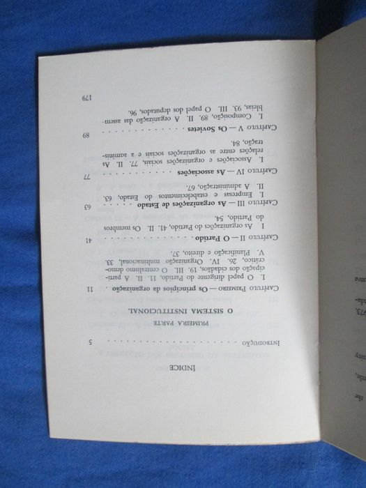 As Instituições Soviéticas, de Michel Lesage