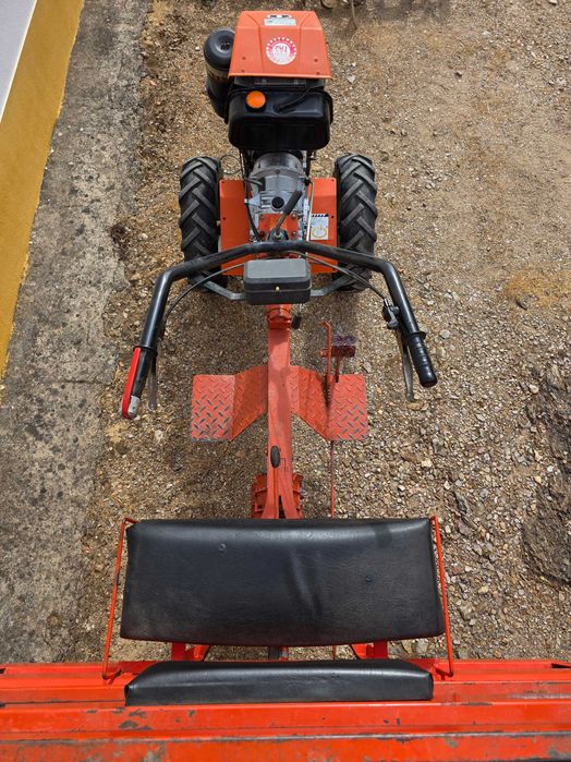 Motoenxada Lombardini 14CV 4X4 DIESEL de 2 lugares em MUITO BOM estado