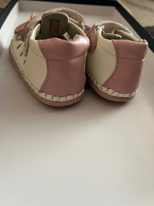 Туфлі на дівчинку