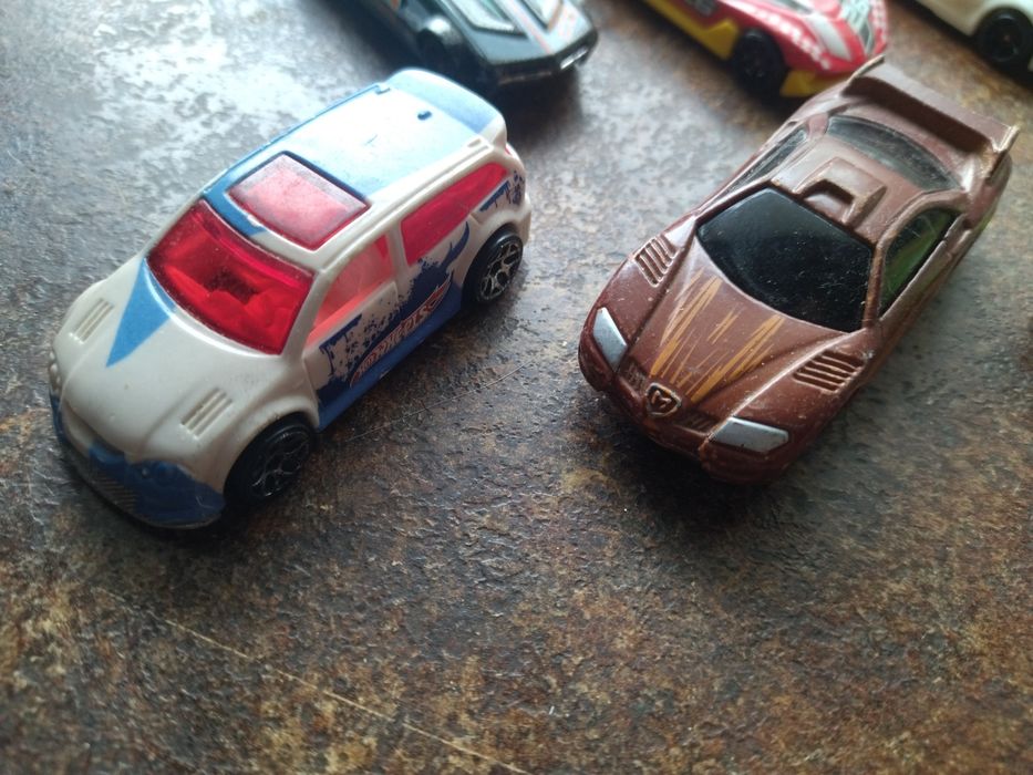 Машинки Hot wheels
