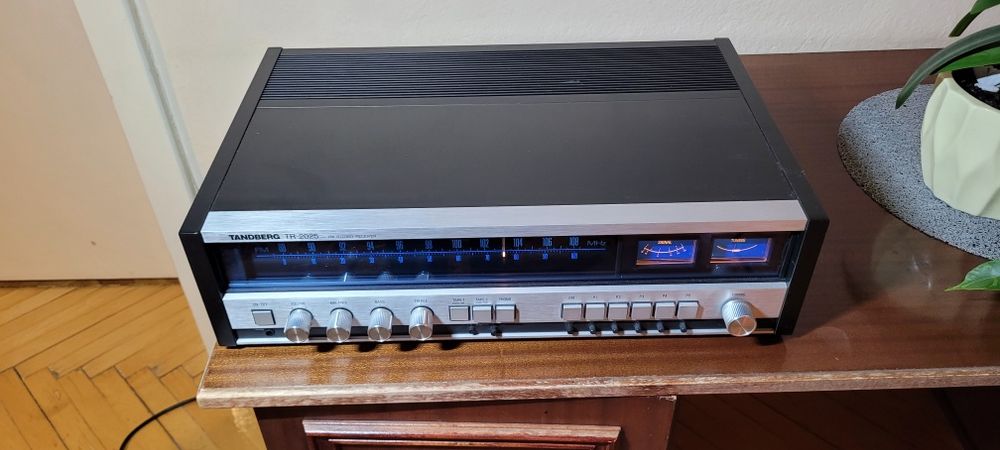 Amplituner Tandberg tr 2025