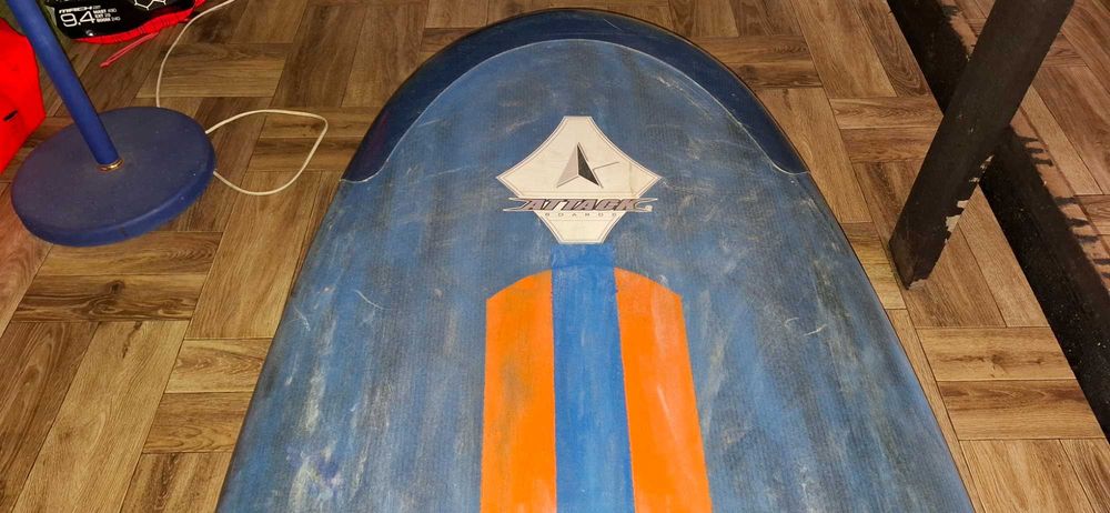Deska windsurfingowa stylizowana na isonic 2021