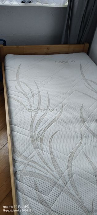 Łóżko sosnowe  z materacem