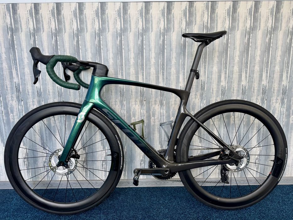 Шосейний велосипед Scott Foil RC 20