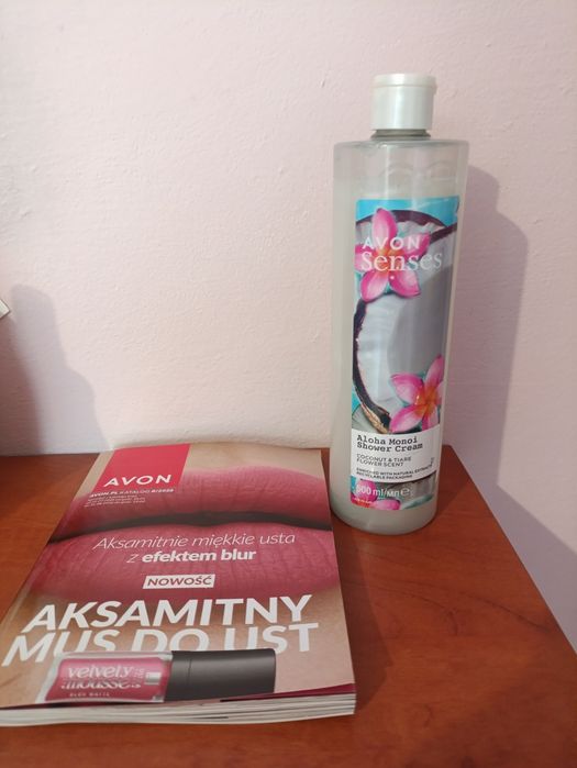 Kremowy żel pod prysznic aloha monoi avon