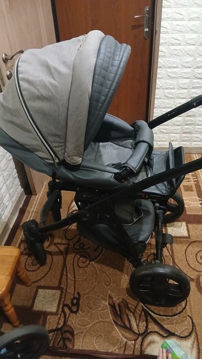 Продам коляску 2 в 1