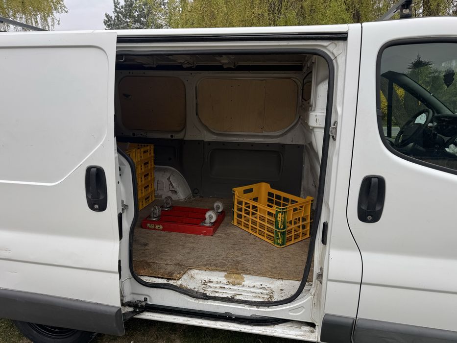 Renault Trafic 1.9td 2001r blaszak w pelni sprawny