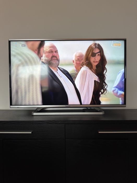 Televisão PANASONIC em excelente estado