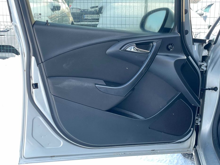 Opel Astra 2011 дизель