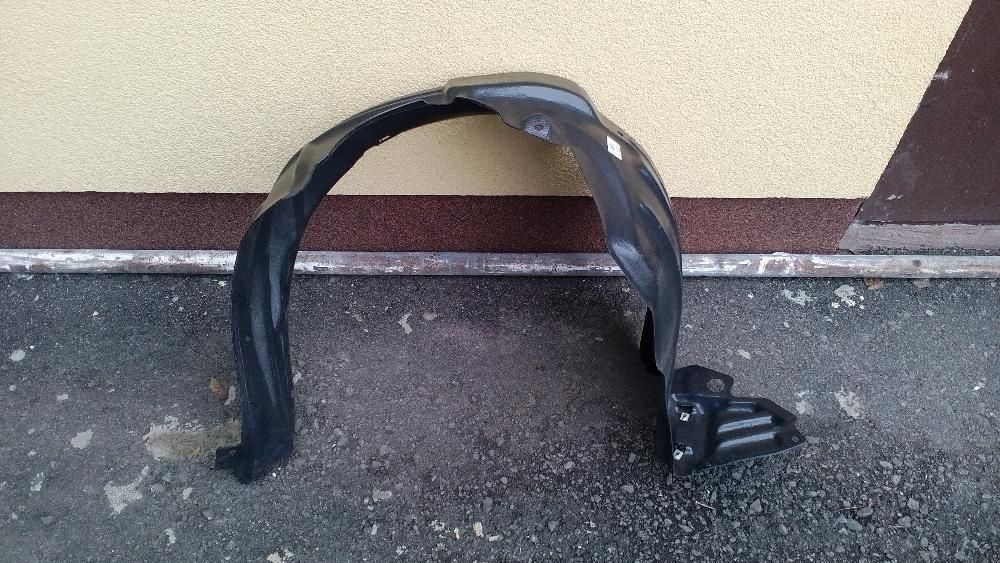 Подкрылок передний правый левый Тойота Ярис 2007 до 2018 Toyota Yaris