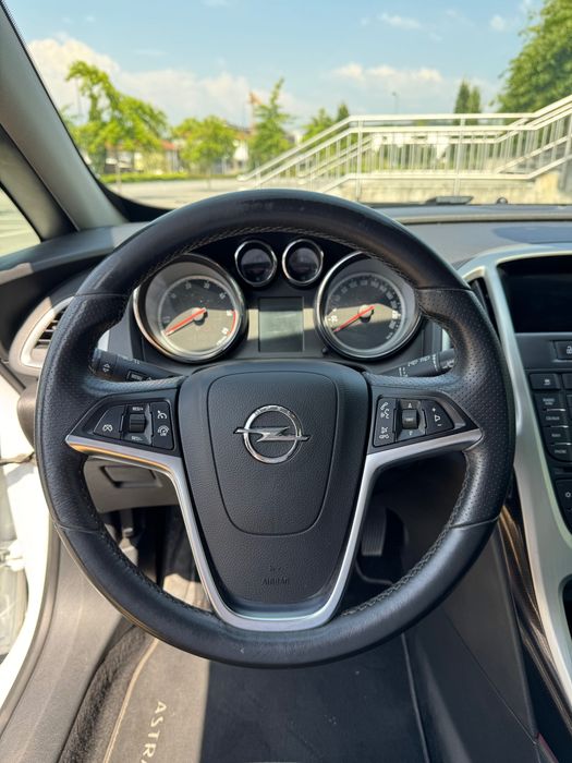 Opel Astra — fotografia 12