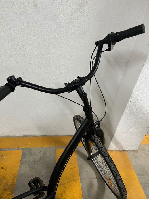 Bicicleta preta 5 velocidades