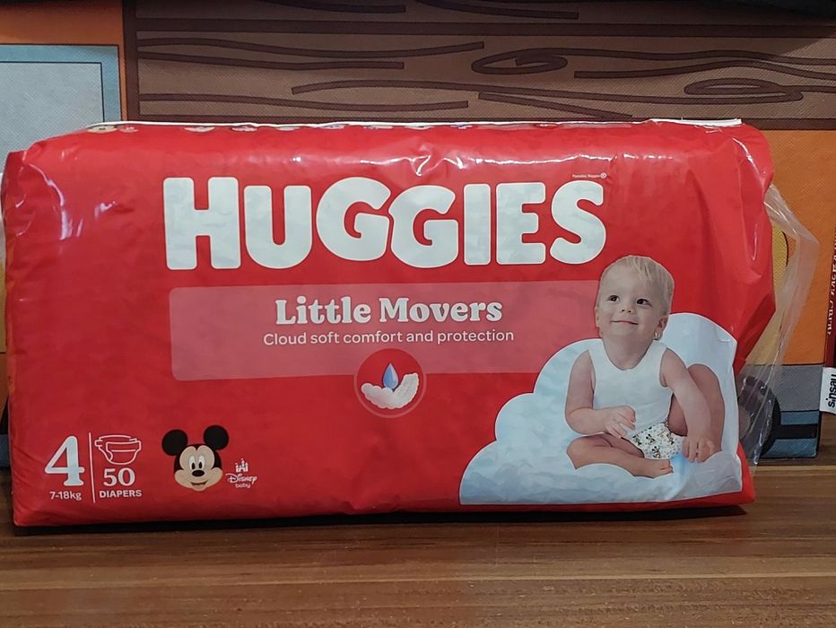 Памперми huggies 4