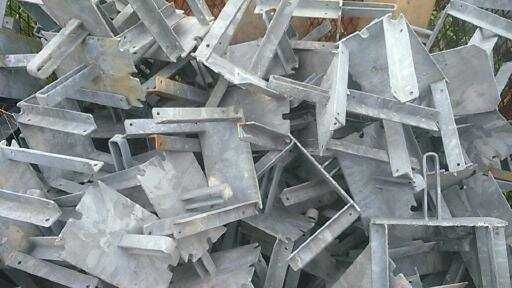 Stemple budowlane, podpory, szalunki, dzwigary, doki, plyta szalunkowa