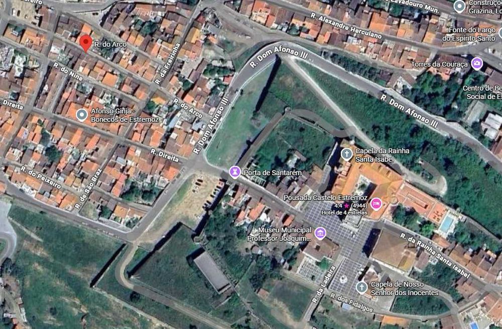 Moradia Tradicional para Recuperar no Centro Histórico de Estremoz
