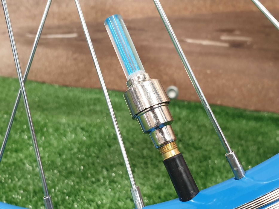 Rowerek dziecięcy Formula koło 20" BIAŁY z chorągiewką i dzwonkiem