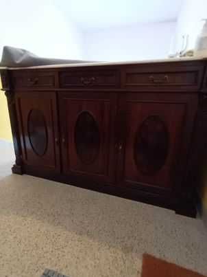 Armários de sala em bom estado