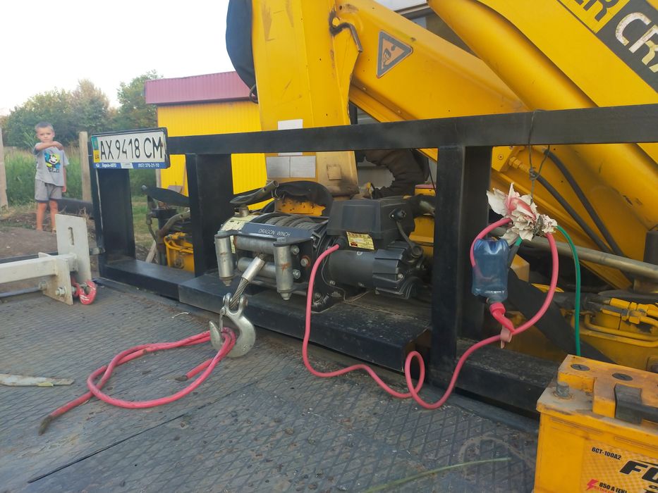 Продам евакуатор с манипулятором