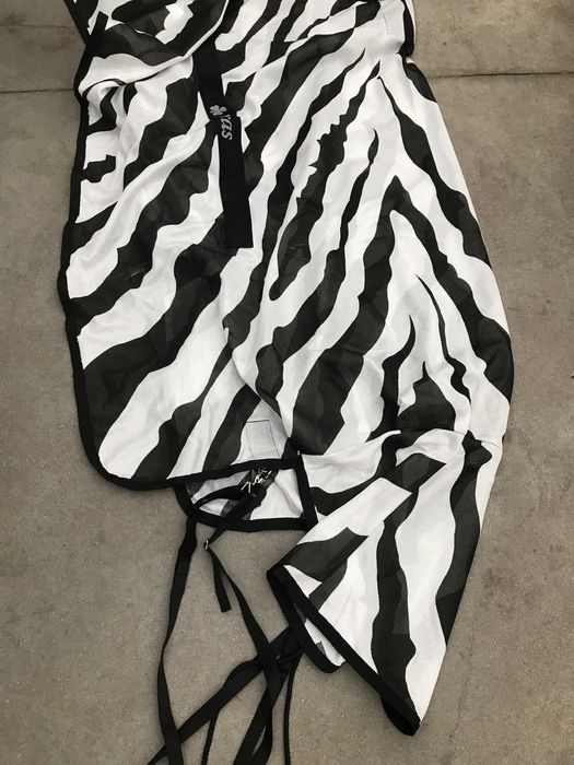 228C. Derka siatkowa, Bucas Zebra, 115cm