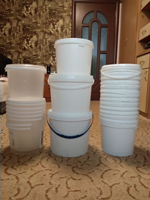 Продам відра харчові.