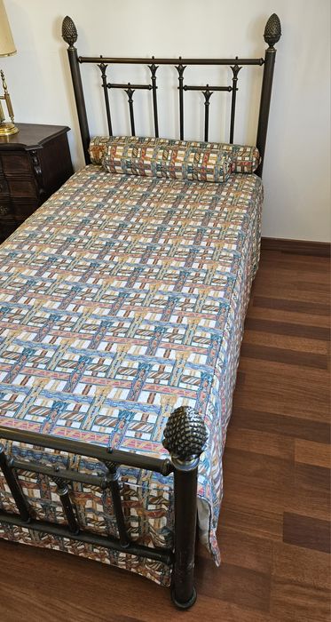 Cama metálica 1.0m x 1.85m