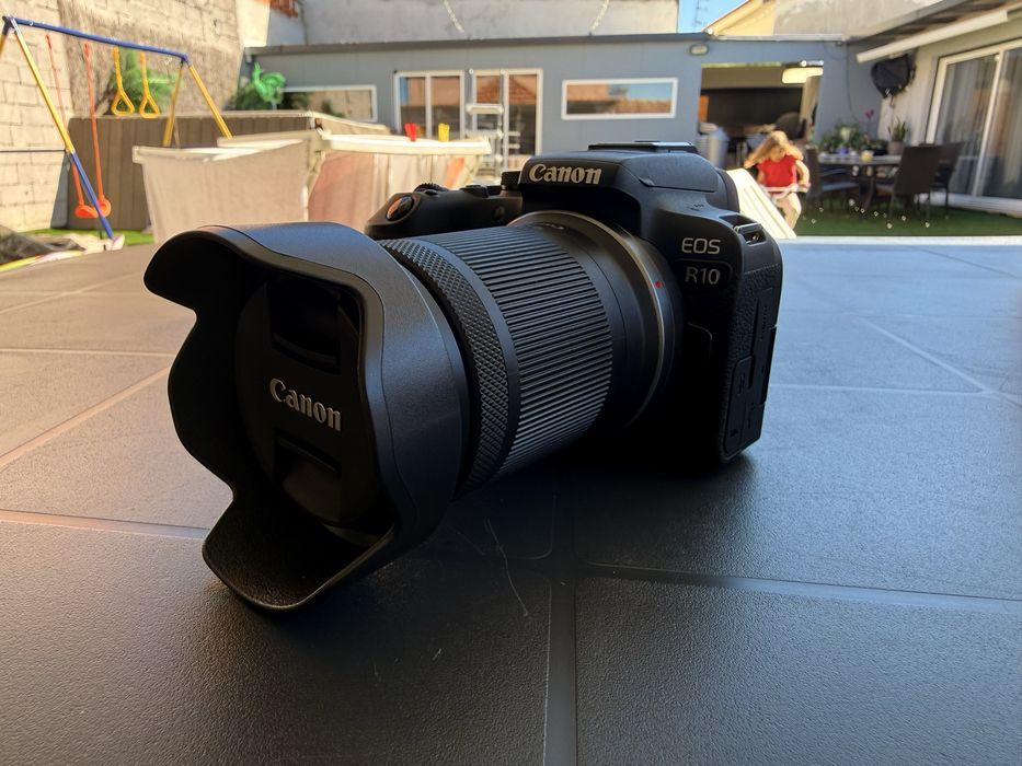Kit Canon EOS R10 + Lente 18-150mm + 50mm f/1.8 STM + Adaptador EF-R + Saco Transporte