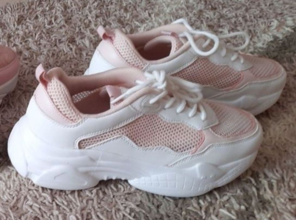 Кросовки на дівчинку-жінку розмір 38