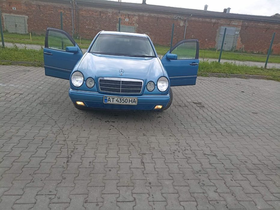 Мерседес  -Бенс-210