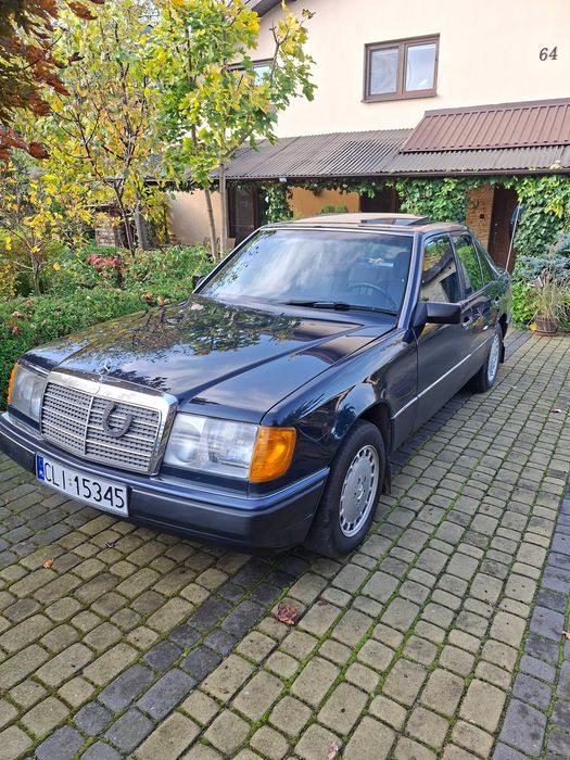 Mercedes-Benz W124