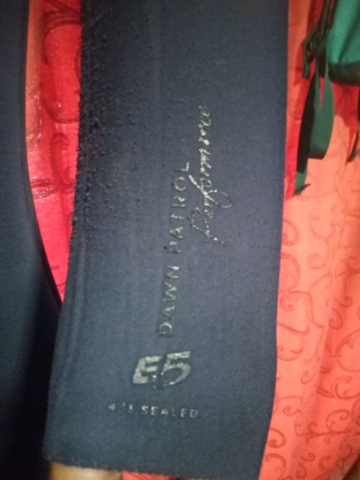 Fato de mergulho quiksilver M ( c/ problema no fecho )