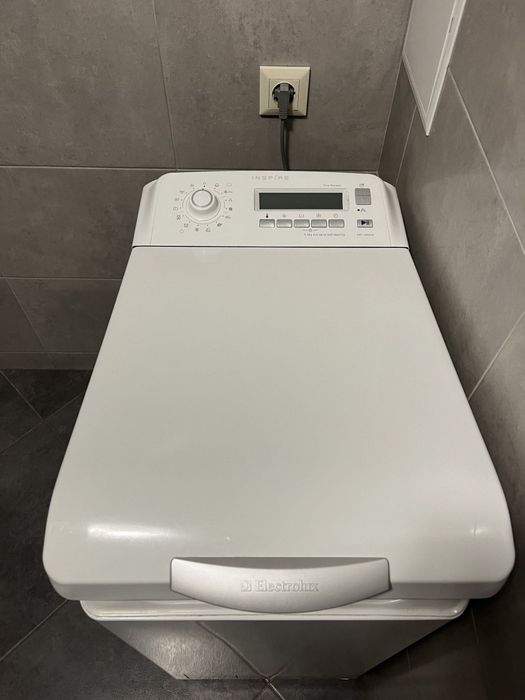 Машинка стиральная Electrolux