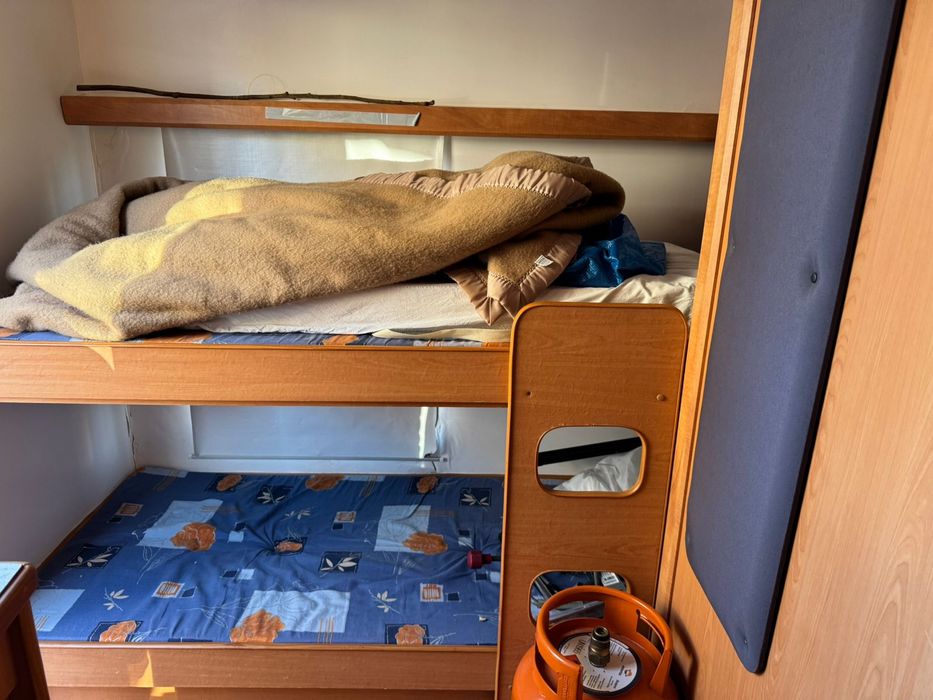 Vendo a caravana Pluma 450