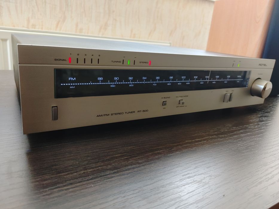 Високоякісний аналоговий стереотюнери ROTEL RT-500