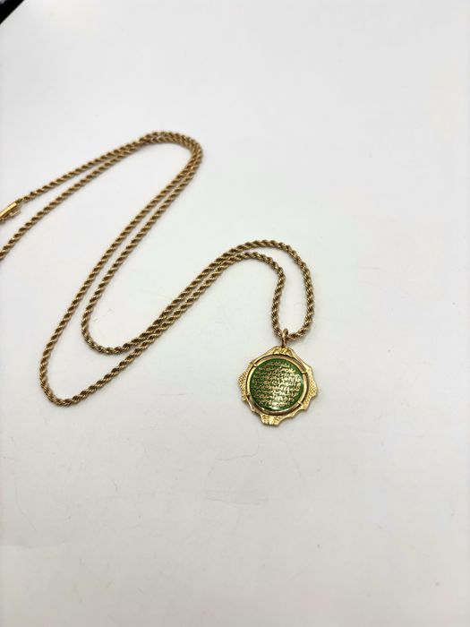 Złota 18 karatowa zawieszka z łańcuchem Koran