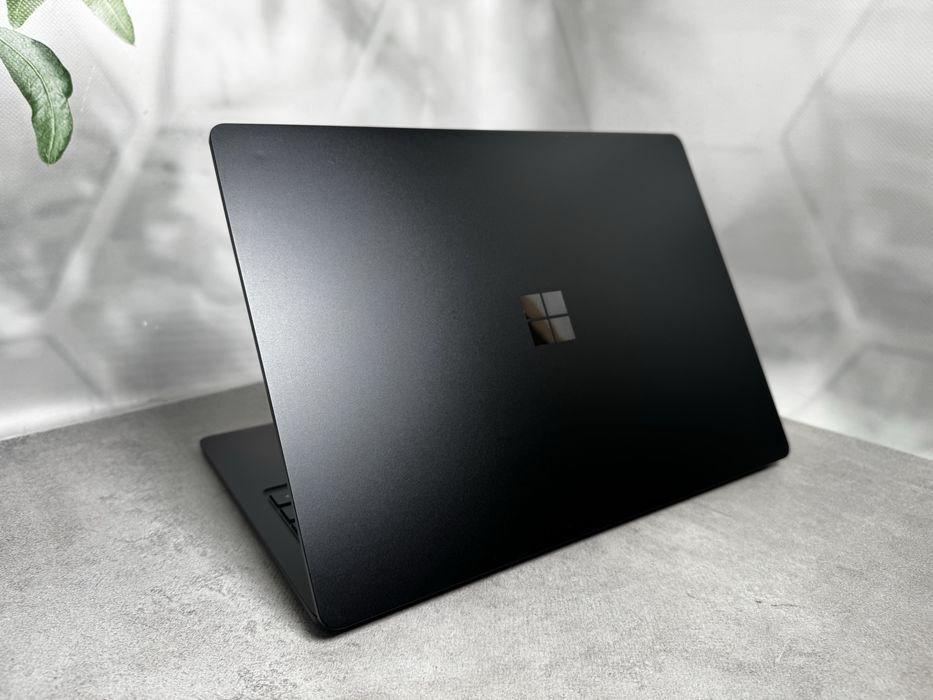 Ноутбук Microsoft Surface Laptop 3 / i5-1035G7 / 8GB / SSD 256GB / 13.5" 2K Touch / Windows 11 Pro