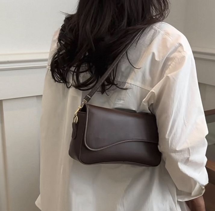 Жіноча осіння сумка багет в коричневому кольорі ТРЕНД ! Нова якісна