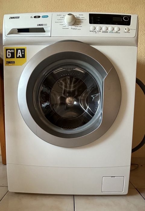 Продам стиральную машину Zanussi