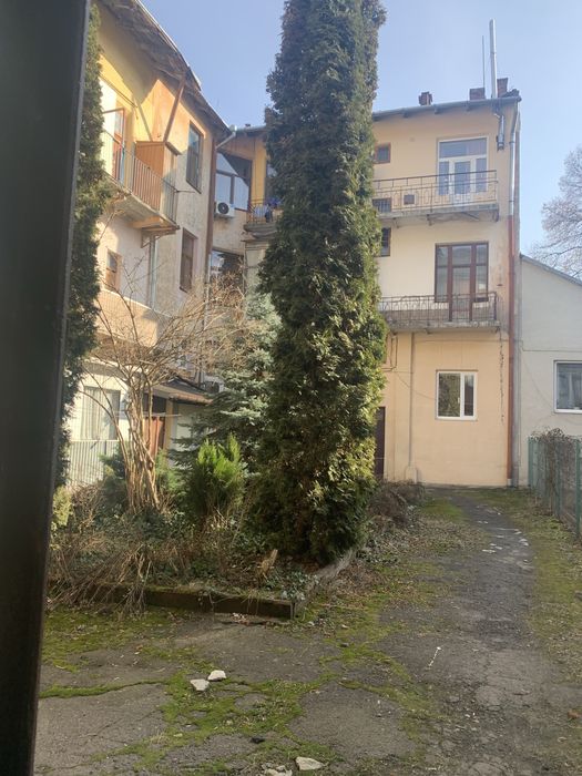 Продаж квартири 4кімнати вул Шептицьких ( універ)
