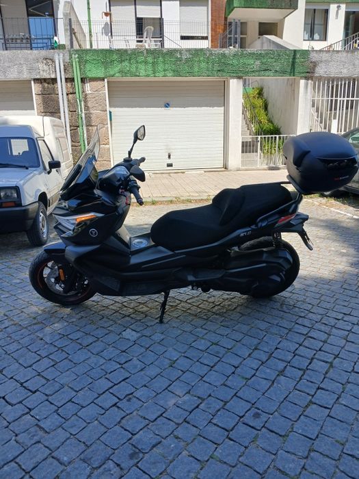 Voge  Sr4  Max T