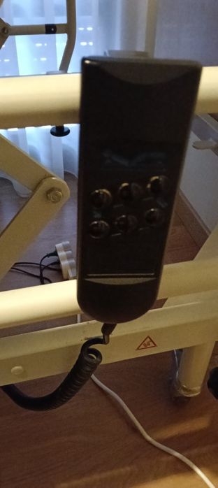 Cama elétrica em excelente estado