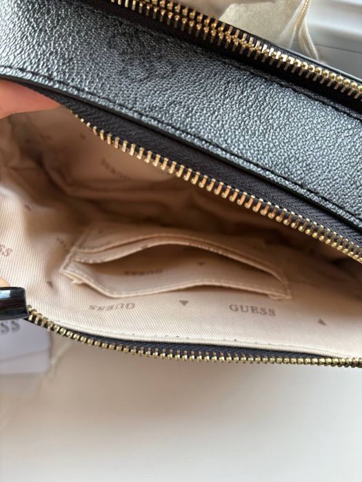 Сумка Guess в ідеальному стані, купувала  на сайті Modivo.