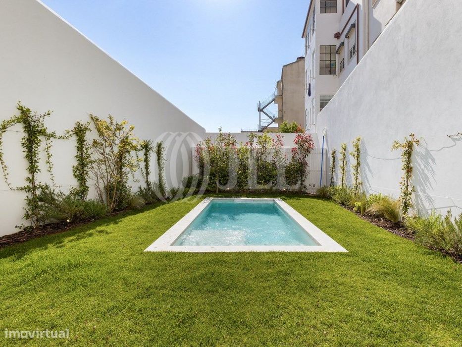 2-Bedroom Duplex Apartment in the Da Lapa 93 Condominium, Lisbon
